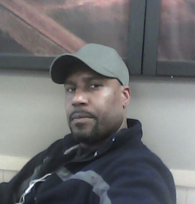 Date this nice looking United States man Kron from Boston US14994