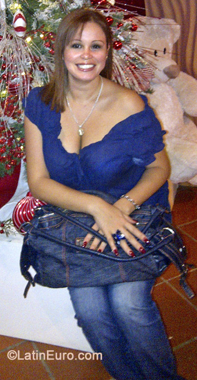 Date this hot Venezuela girl Laura from Caracas VE252