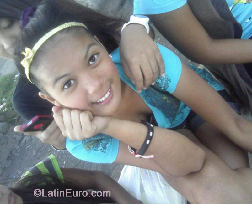 Date this exotic Philippines girl Mary from Misamis Occidental PH650