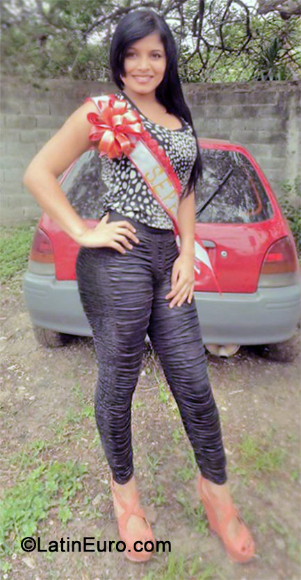 Date this nice looking Venezuela girl Alexa from Barquisimeto VE255