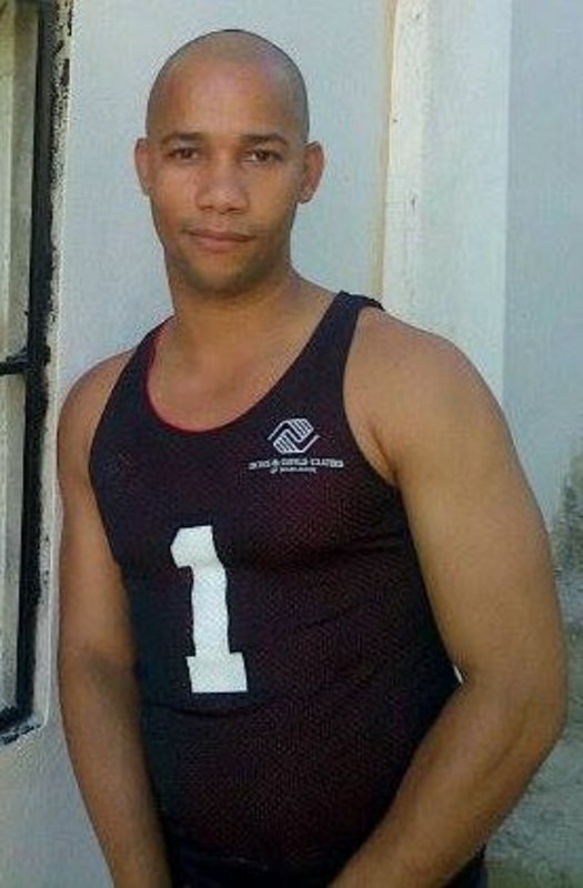Date this hard body Dominican Republic man Willy from Santodomingo Oeste DO19288