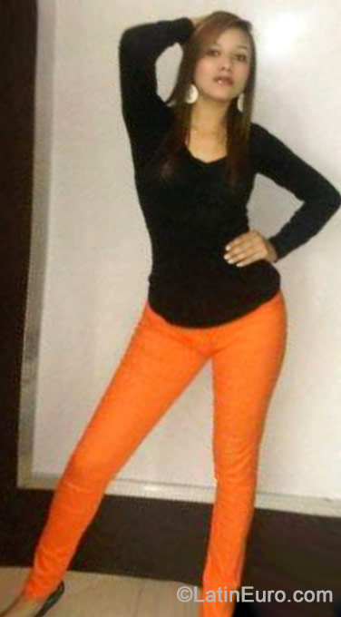 Date this fun Venezuela girl Anthonella from Caracas VE263