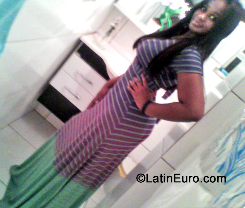 Date this hard body Brazil girl Lais from Rio De Janeiro BR9098