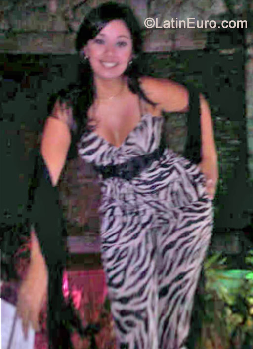Date this stunning Venezuela girl Yamileth from Caracas VE276