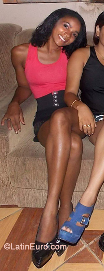 Date this beautiful Brazil girl Nina from Bom Jesus Da Lapa BR8841