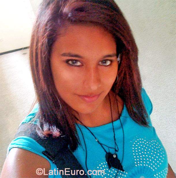 Date this funny Venezuela girl Andrea from Caracas VE282