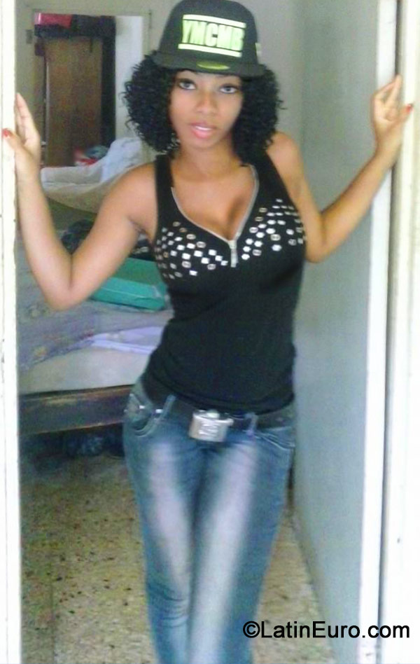 Date this nice looking Jamaica girl Toni from Linstead JM1752