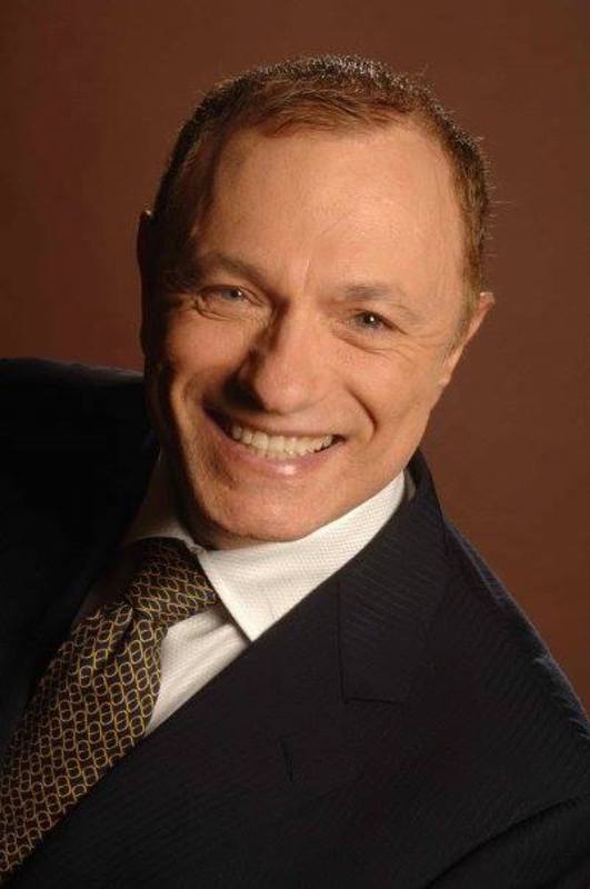 Date this stunning United States man Robin from Illinois US15153