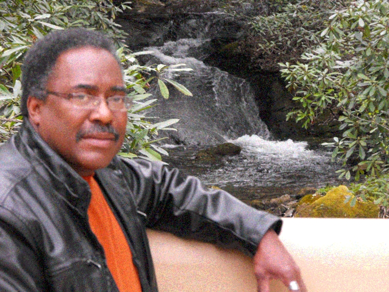 Date this happy United States man Ricky from Newport News US15162