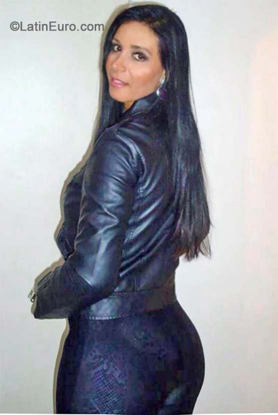 Date this voluptuous Brazil girl Ildede from Fortaleza BR8892