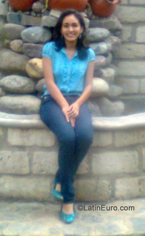 Date this delightful Honduras girl Andrea from Tegucigalpa HN1132