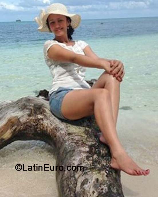 Date this beautiful Honduras girl Sonia from La Ceiba HN1152