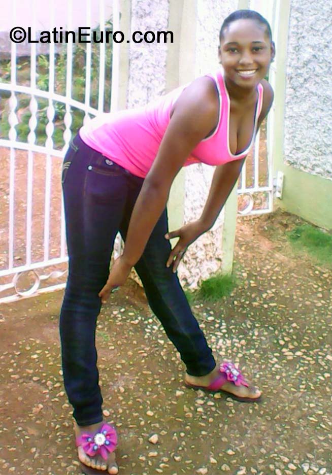 Date this pretty Jamaica girl Dana from Kingston JM2503