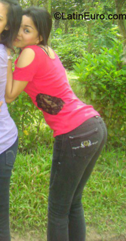 Date this tall Philippines girl Kaycie from Manila PH674
