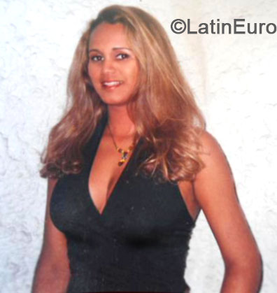 Date this charming Brazil girl Pollyanna from SALVADOR BR8955