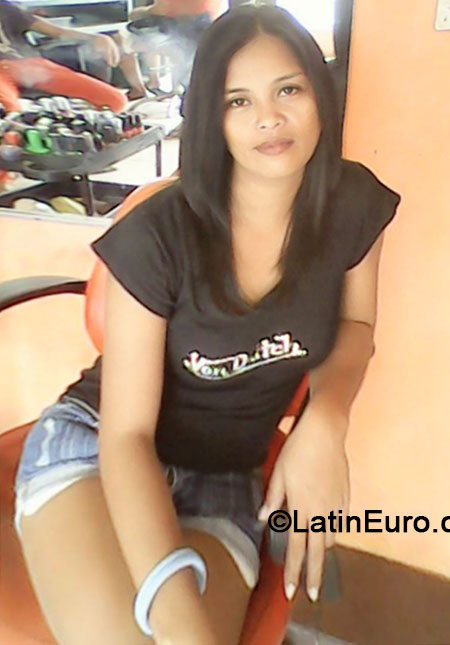 Date this voluptuous Philippines girl Andrea from Pasig City PH677