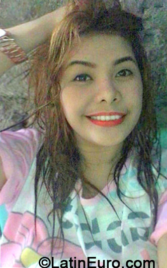 Date this tall Philippines girl Chelle from General Santos City PH686