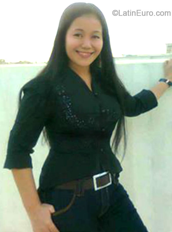 Date this gorgeous Philippines girl Sheryle from Manila PH704