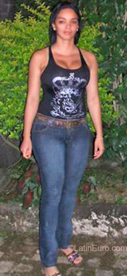 Date this georgeous Brazil girl Elaine from Salvador BR9068