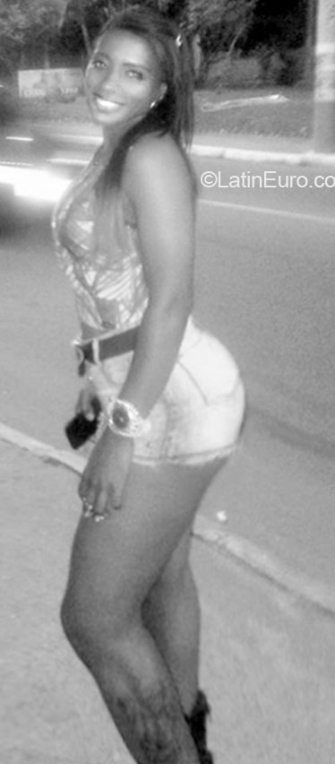 Date this lovely Brazil girl Aline paula from Rio De Janeiro BR9349
