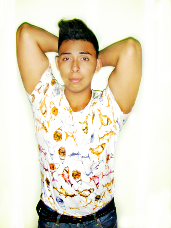 Date this tall Honduras man Eduardo Knowles from Puerto Cortes HN1227