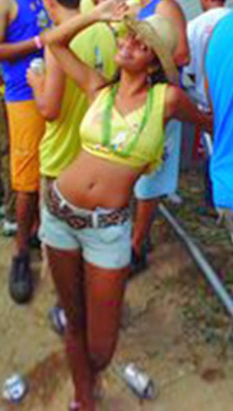 Date this fun Brazil girl Caline from Salvador BR9086