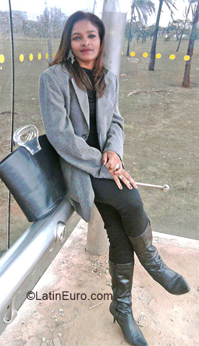 Date this delightful Brazil girl Waldetie from Brasilia BR9123