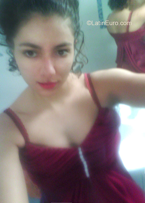 Date this delightful Italy girl Amanda from Rome IT237