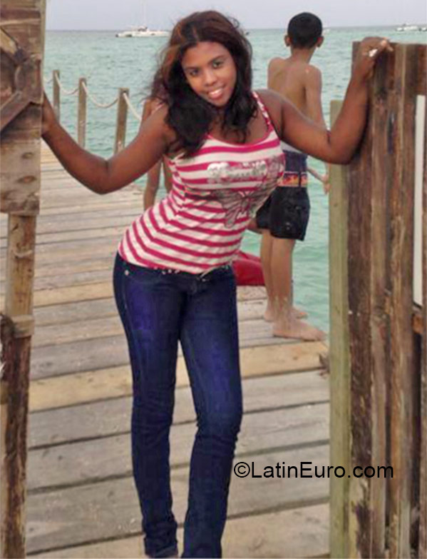 Date this good-looking Dominican Republic girl Maria cristina from La Romana DO20815