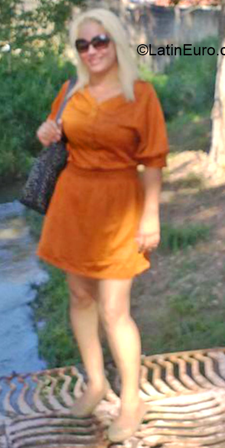 Date this passionate Venezuela girl Marlyn from Caracas VE354