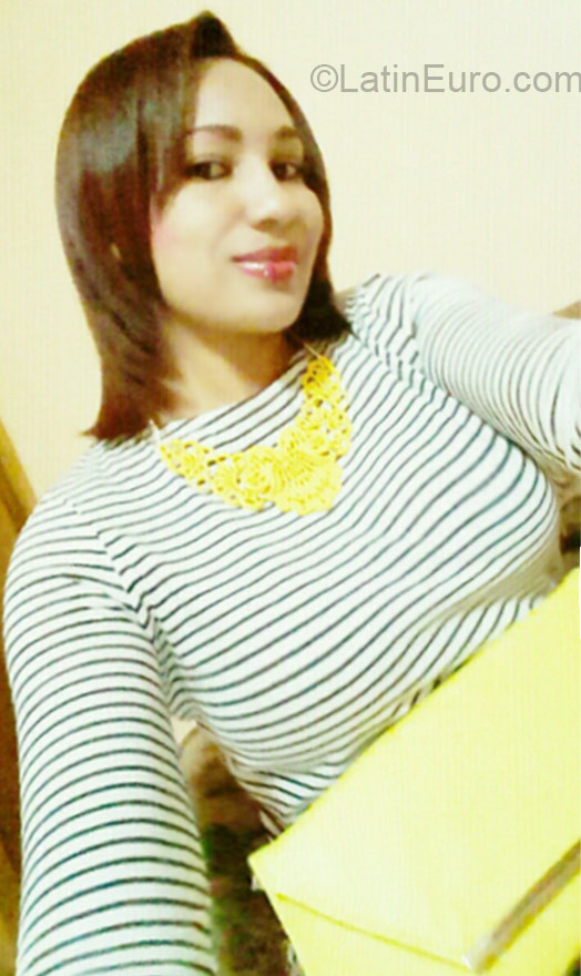 Date this exotic Honduras girl Alina from La Ceiba HN1393