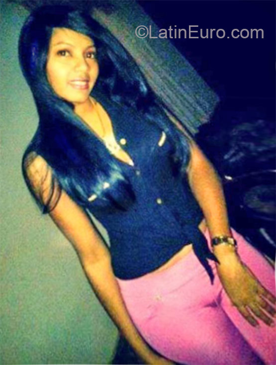 Date this voluptuous Dominican Republic girl Mafer from Santo Domingo DO20909
