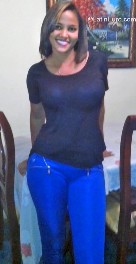 Date this hard body Dominican Republic girl Marlenis from Santo Domingo DO21000