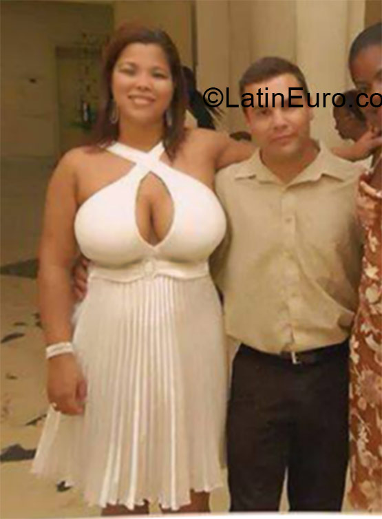 Date this georgeous Brazil girl Lisa from Salvador BR9177
