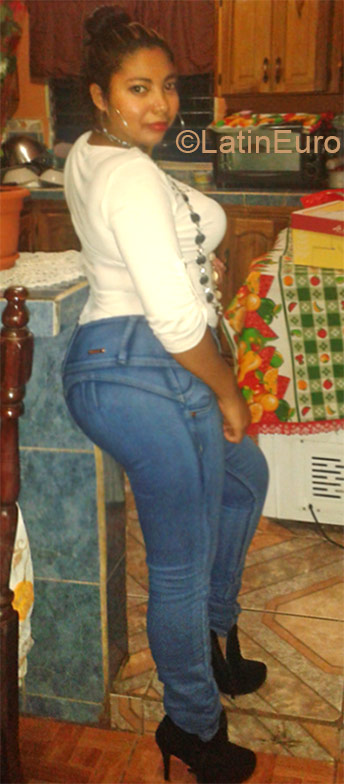 Date this passionate Honduras girl Diano from La Ceiba HN1411