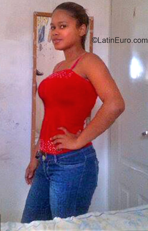 Date this good-looking Dominican Republic girl Brenda from Puerto Plata DO21125