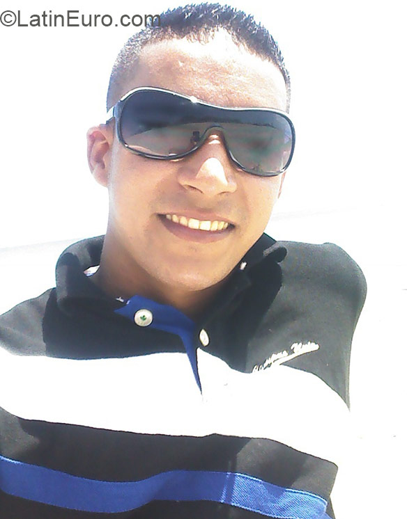 Date this young Panama man Manuel from Panama City PA541