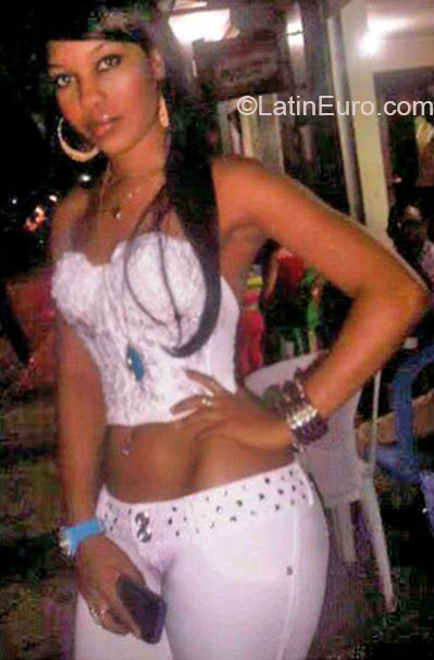 Date this tall Dominican Republic girl Anyela from Barahona DO21179