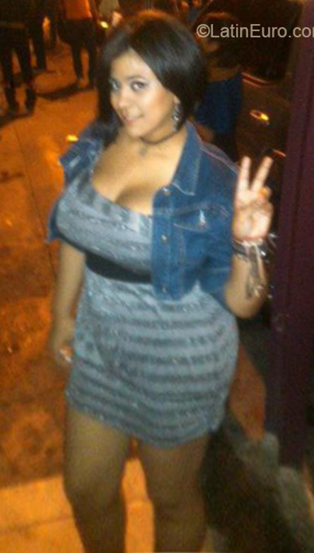 Date this charming Dominican Republic girl Nairo from Santo Domingo DO21182