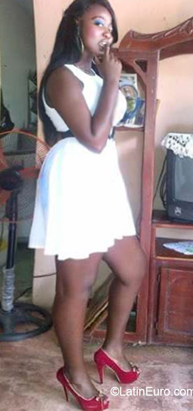Date this passionate Dominican Republic girl Thania from Santo Domingo DO21186