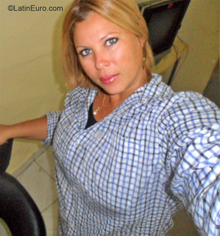 Date this gorgeous Brazil girl Lucy from Rio De Janeiro BR9199