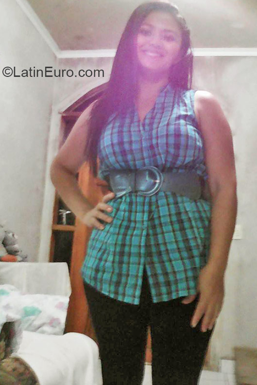 Date this athletic Honduras girl Karen from Puerto Cortes HN1437