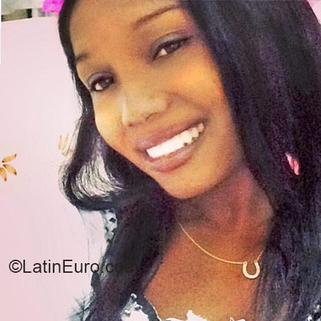 Date this tall Dominican Republic girl Raiza from Santo Domingo DO21240