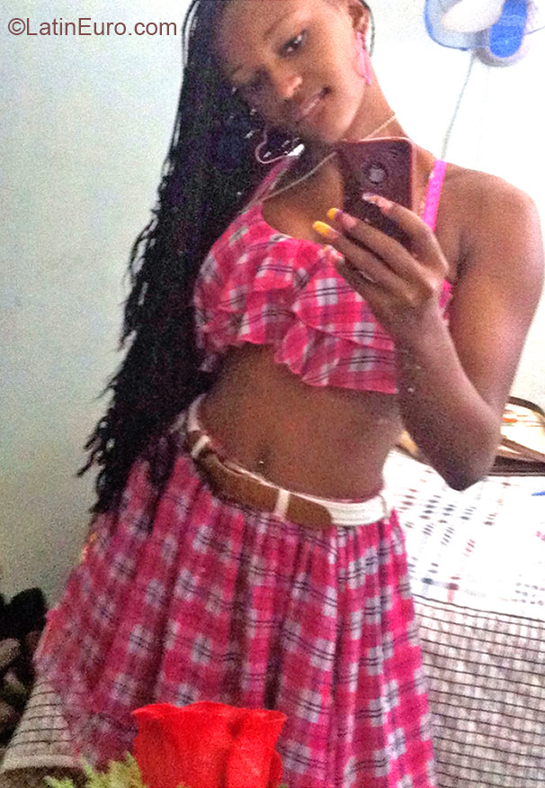 Date this exotic Dominican Republic girl Beba from Santo Domingo DO21294