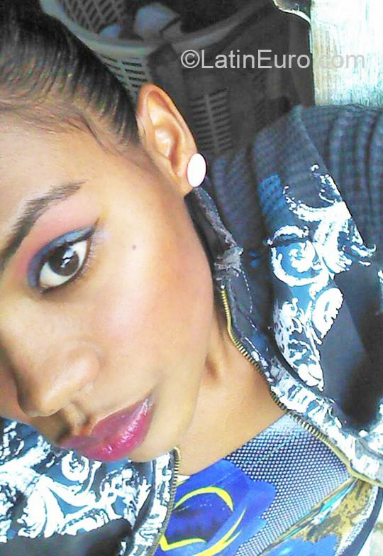 Date this young Dominican Republic girl Raquel from San francisco de macoris DO21387