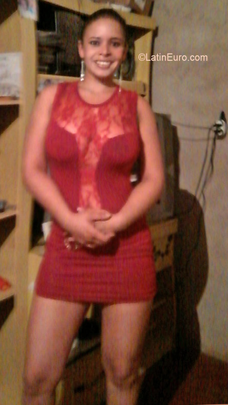 Date this athletic Brazil girl Debora from Sao Paulo BR9230