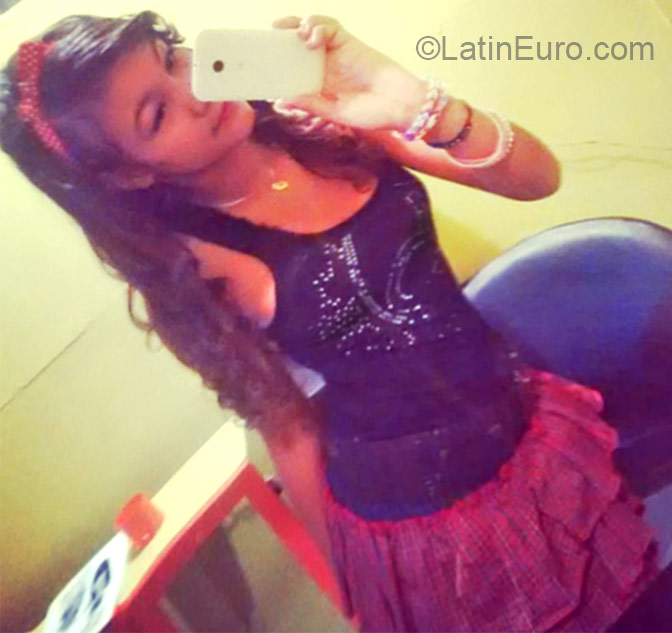 Date this nice looking Dominican Republic girl Ana from La Romana DO21411