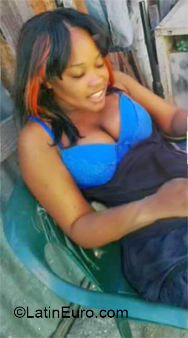 Date this attractive Jamaica girl Tatiana from Kingston JM1958