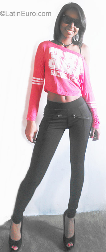 Date this gorgeous Venezuela girl Wileny from Caracas VE415