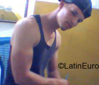 Date this attractive Dominican Republic man Javier from Santo Domingo DO21449